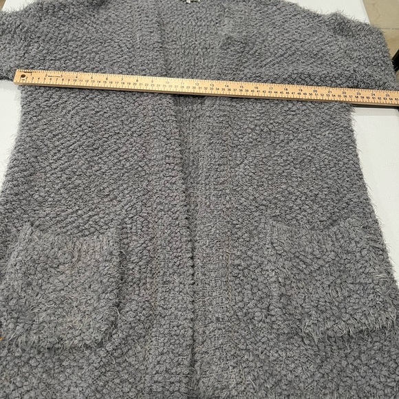 FRNCH Paris Eyelash Two Pocket Gray
Cardigan Size M/L - Picture 7 of 12